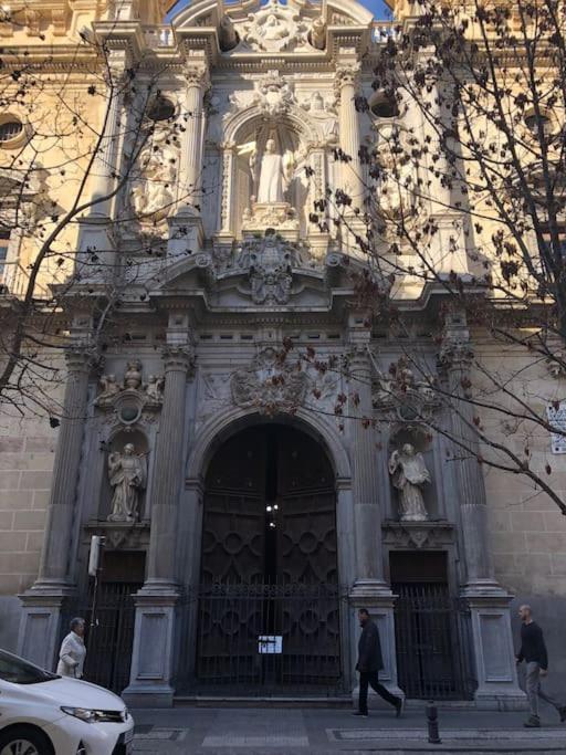 Apartamento Junto A Catedral Apartment Granada Bagian luar foto