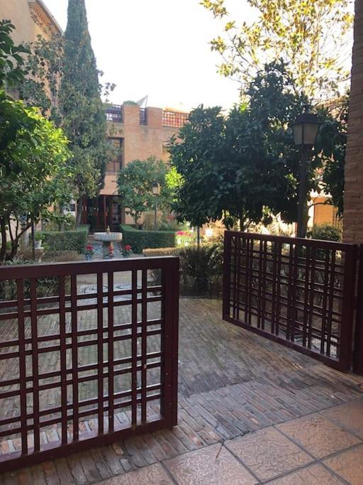 Apartamento Junto A Catedral Apartment Granada Bagian luar foto