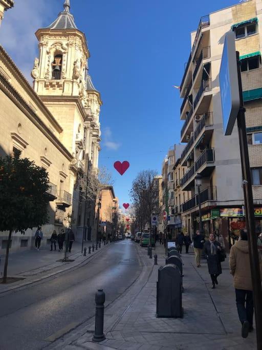 Apartamento Junto A Catedral Apartment Granada Bagian luar foto