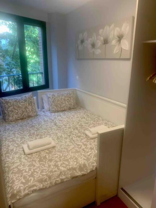 Apartamento Junto A Catedral Apartment Granada Bagian luar foto