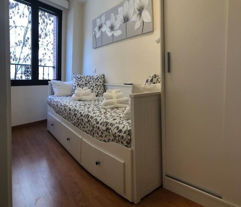 Apartamento Junto A Catedral Apartment Granada Bagian luar foto